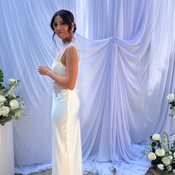 Shona Joy Cream Lace Wedding Dress - Picture 3 of 4